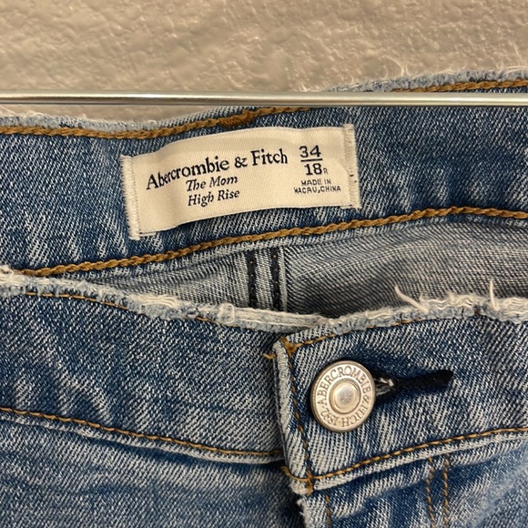 Mom High Rise - Picture 2 of 3